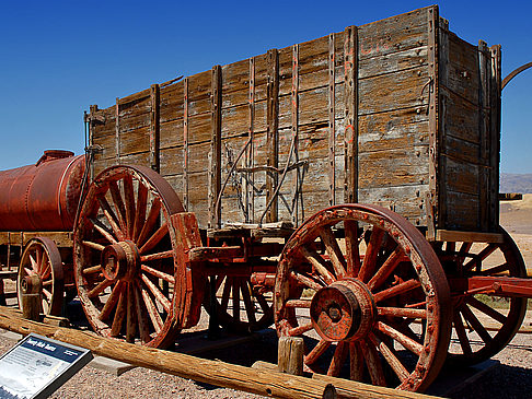  Bildansicht Attraktion  Stillgelegter Waggon bei den Harmony Borax Werken